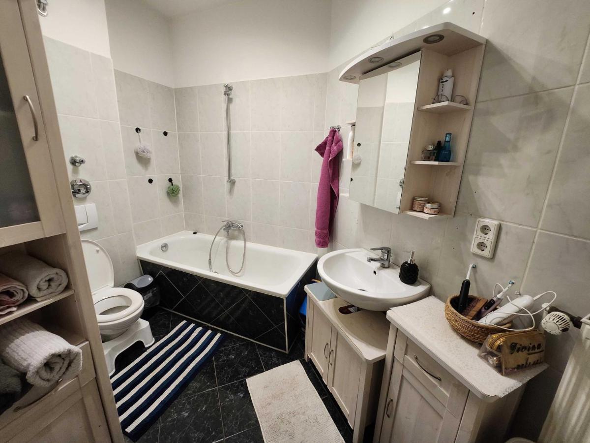 One Private Room Available In A Two Room Apartment In Tegel, ברלין מראה חיצוני תמונה