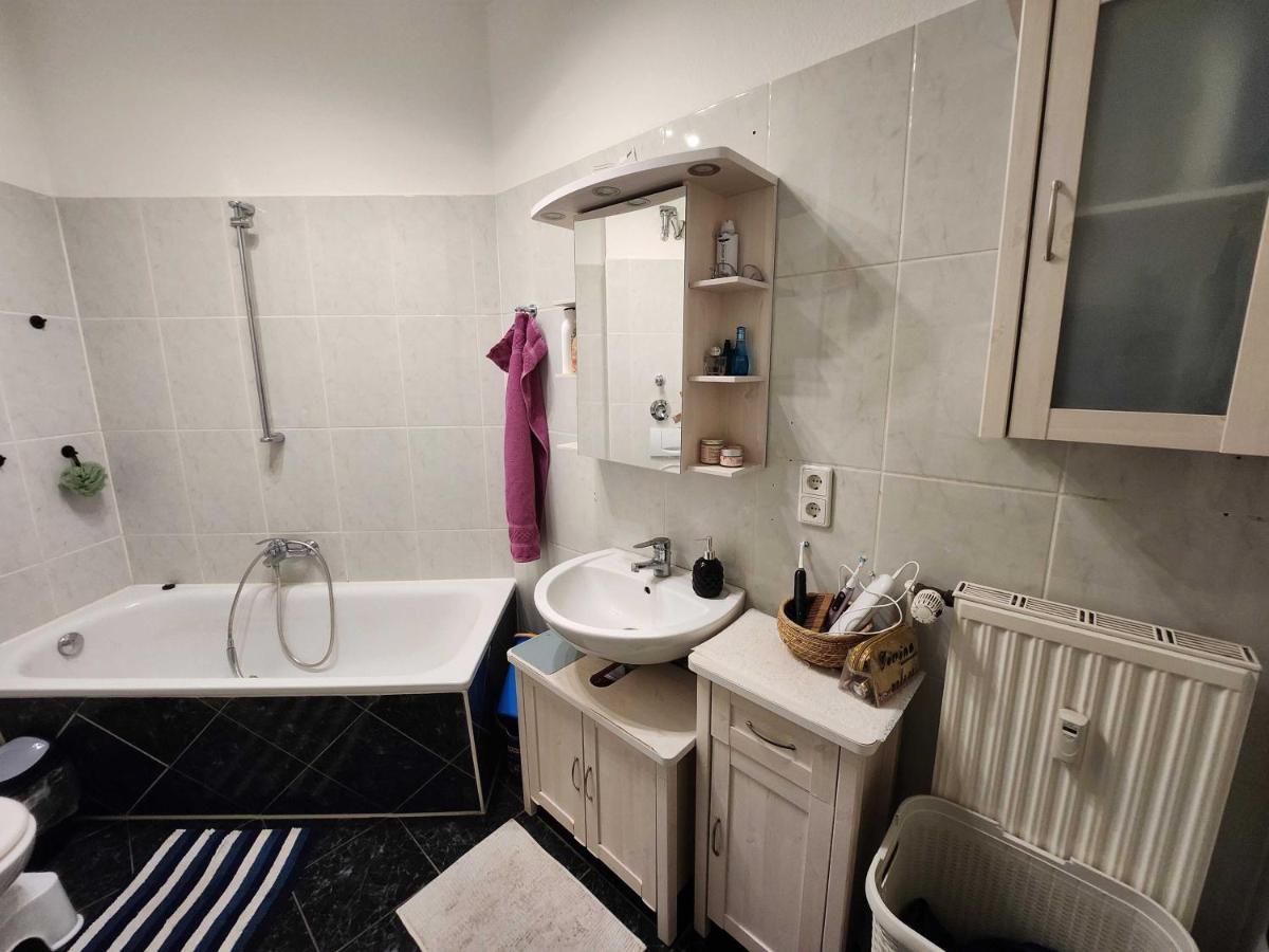 One Private Room Available In A Two Room Apartment In Tegel, ברלין מראה חיצוני תמונה